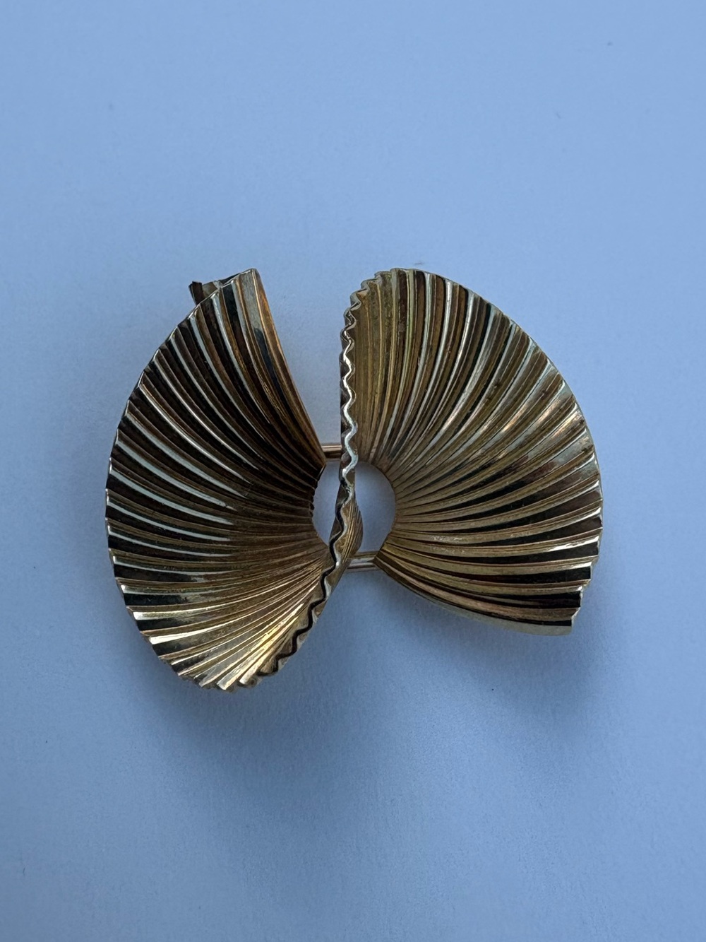 14k Yellow Gold Swirl Fan Pin Brooch Textured Sculptural Mid-century MCI Signed
